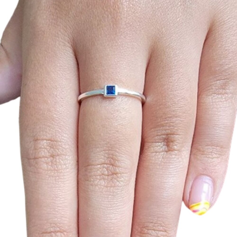 NWOT Dainty Stackable Sterling Silver Cube Blue Sapphire Ring Size 8 - Picture 14 of 16